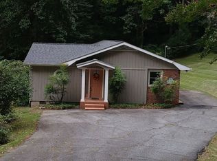 719 N Country Club Dr, Cullowhee, NC 28723