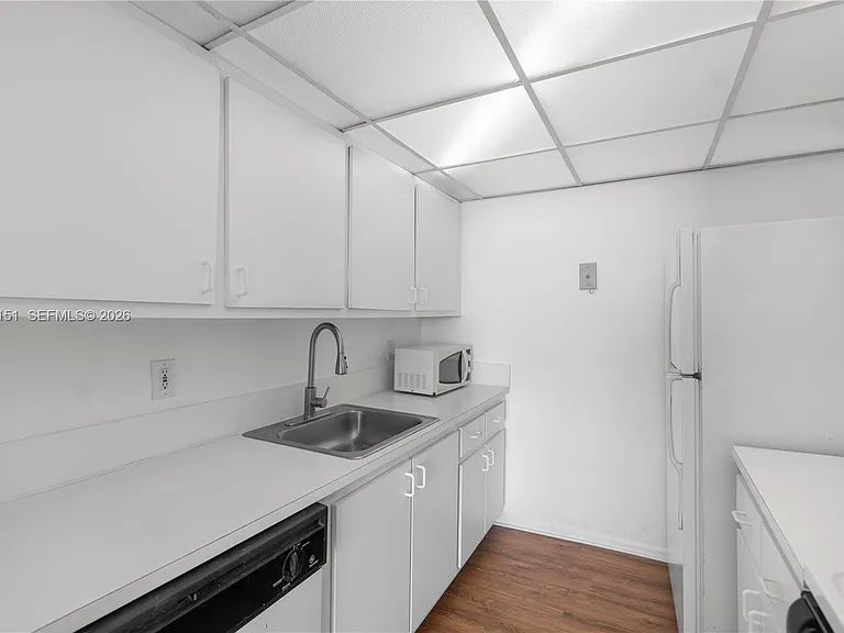 2350 NE 135th St #1202 — Photo 13