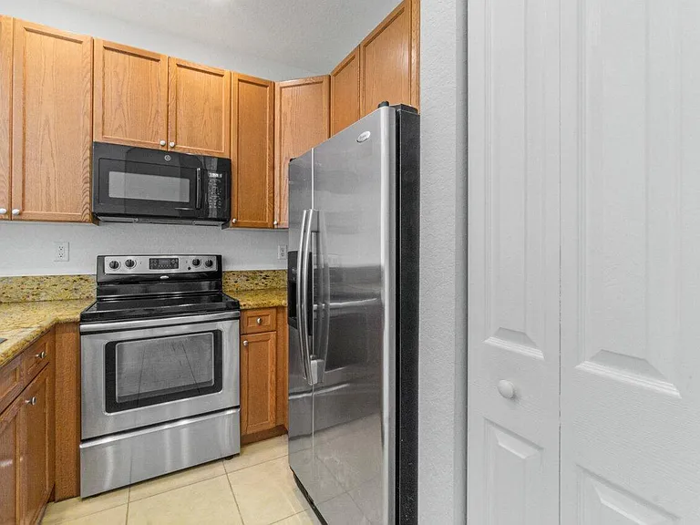 406 Lake Monterey Cir — Photo 13