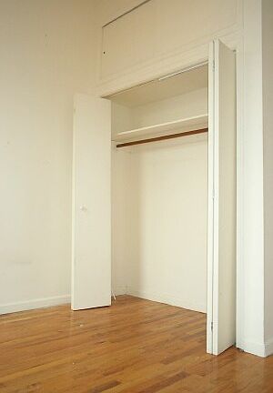 5th image of 200 E 7th St APT 4A