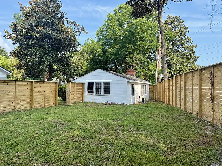 313 1/2 Pine Grove Dr — Photo 3