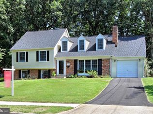 1900 Rampart Dr, Alexandria, VA 22308