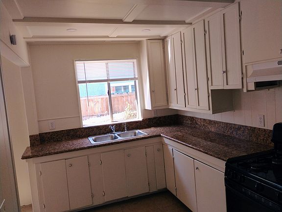 4th image of 4231 42nd St