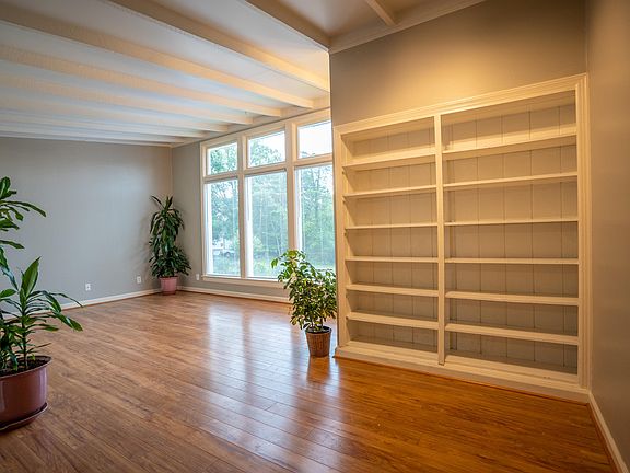 Built-in shelving in Living room area