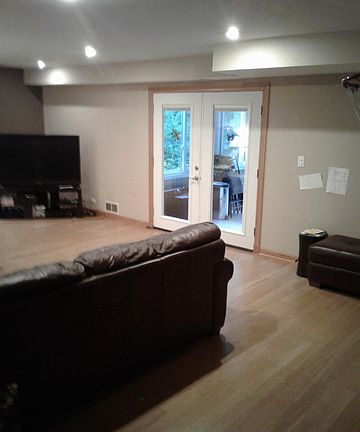 4th image of 329 S Cedarcrest Dr
