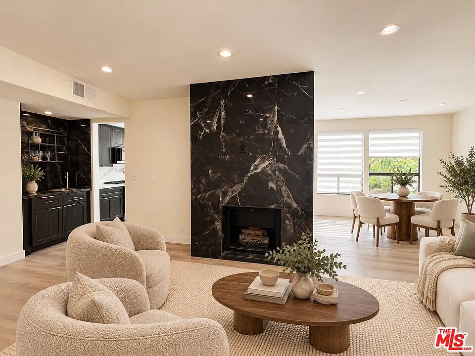 2 bed, 2.0 bath, 1554 sqft, $4,995 — Photo 2