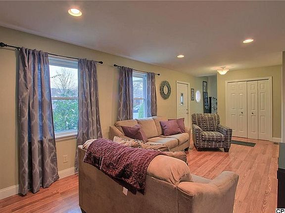 4th image of 4507 Carrollton Dr