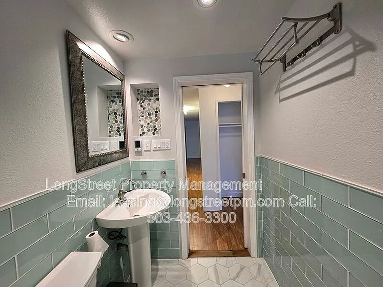 2711 Newton St — Photo 14