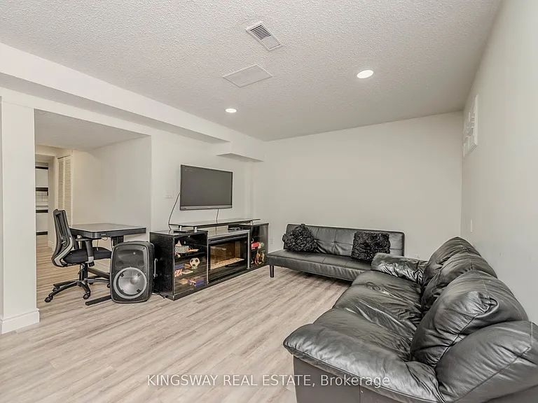 298 Forest Dr S — Photo 40