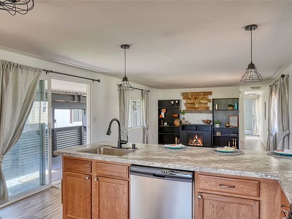 5th image of 123 195th Street E #14