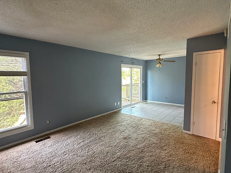2125 Quail Creek Dr — Photo 2