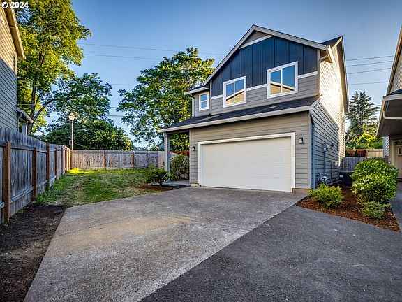 3rd image of 4710 NE 56th Pl
