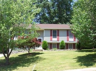 23 Cedar Ln, Stewartstown, PA 17363