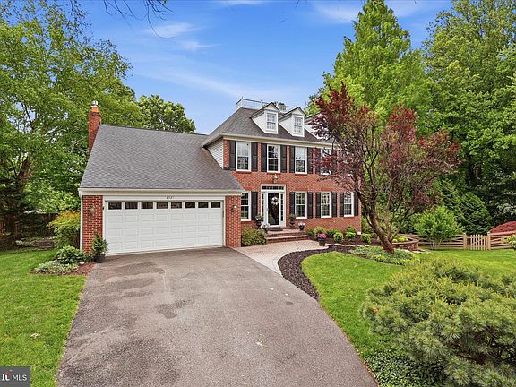 2nd image of 8521 Century Oak Ct