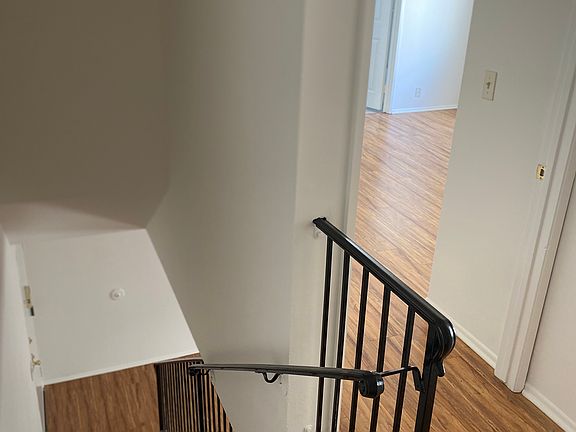 5th image of 13514 Burbank Blvd APT 1