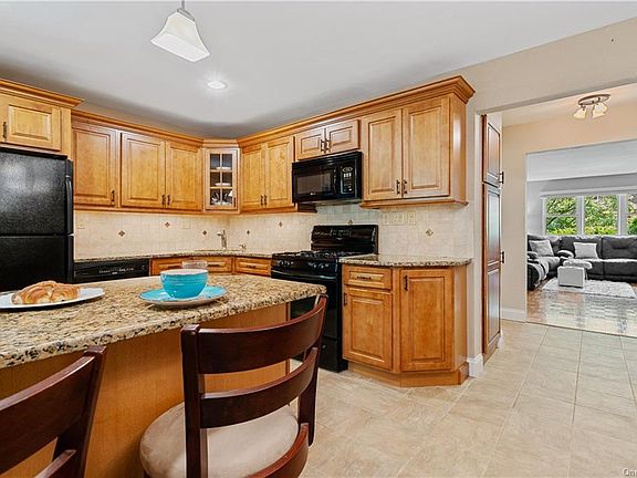 5th image of 70 Bon Aire Cir APT Q2
