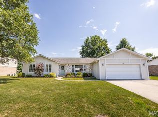220 Southgate Dr, Freeburg, IL