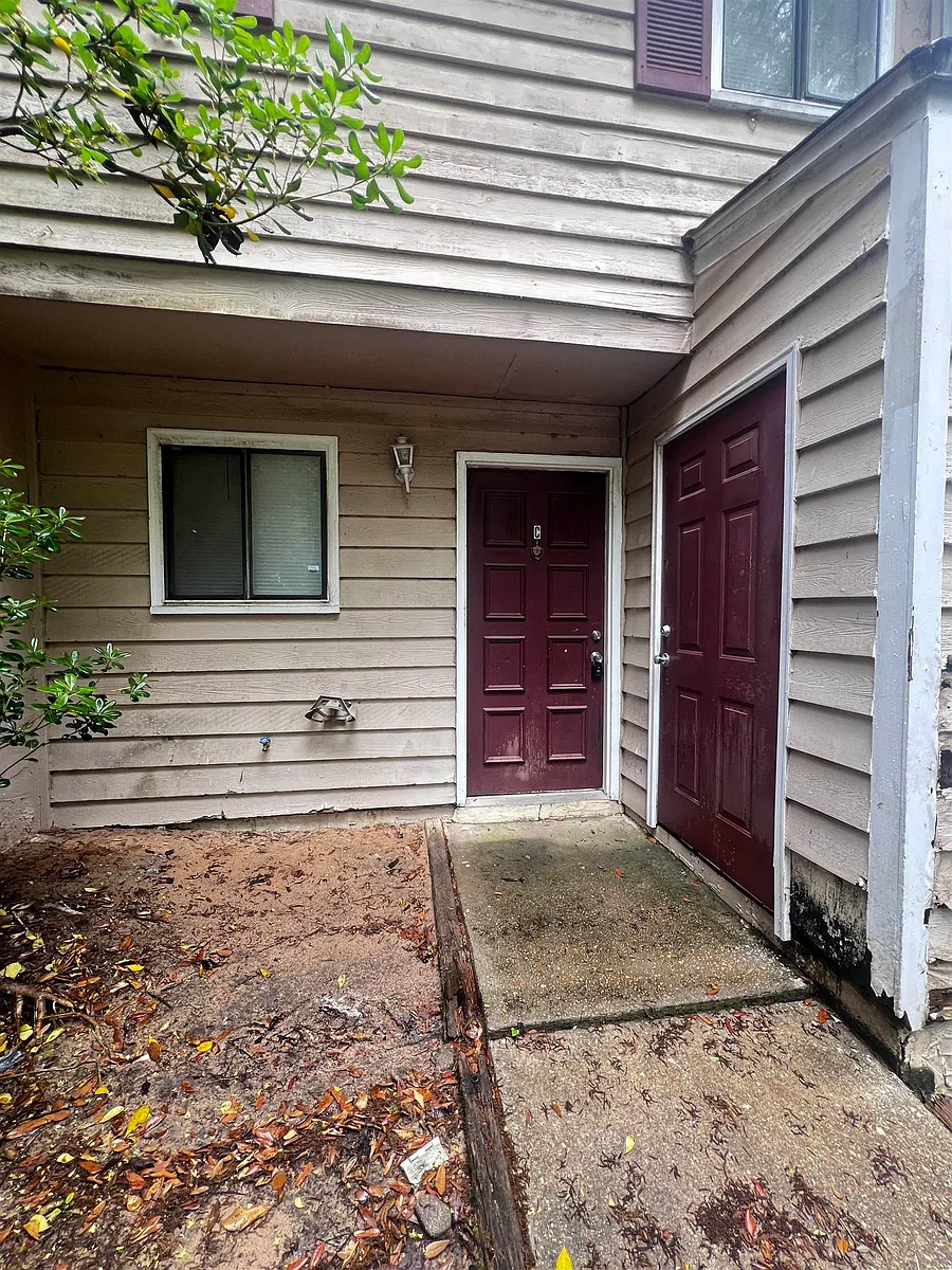Building Photo - 3720 Rockbrook Dr #C