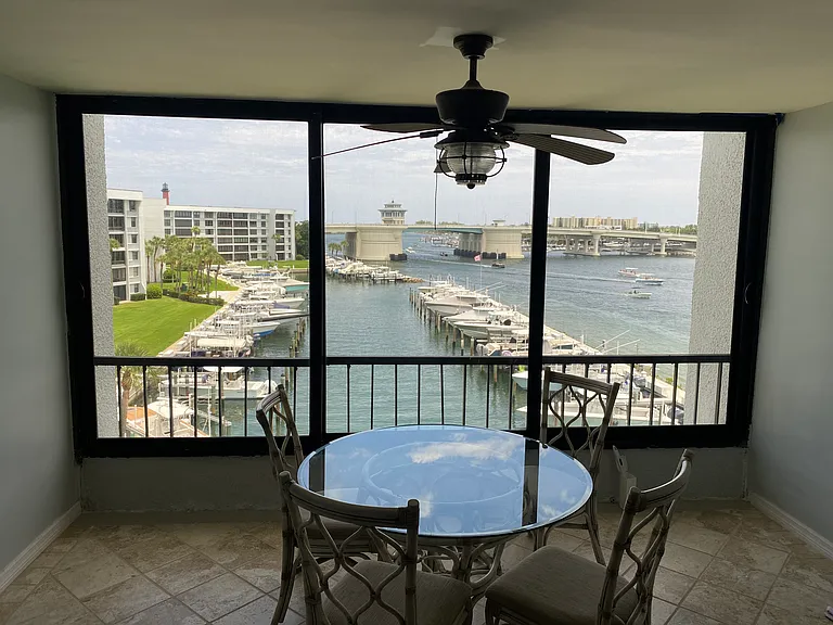 1542 Jupiter Cove Dr — Photo 2