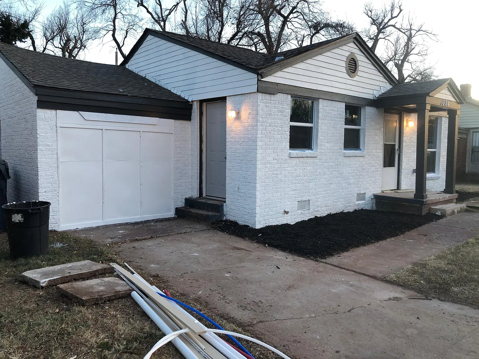3 bed, 925 sqft, $1,600 — Photo 1