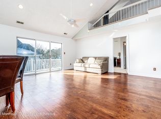 196 Tulip Ln, Freehold, NJ 07728