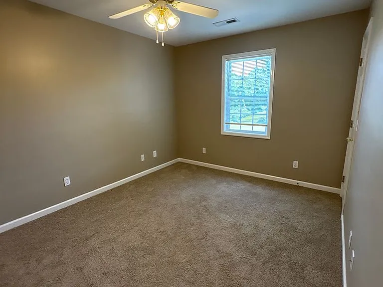 1200 S Spring St — Photo 13