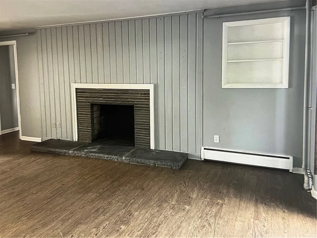 2341 Monroe Ave — Photo 4