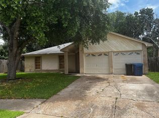 16103 San Rio Dr, Houston, TX 77083