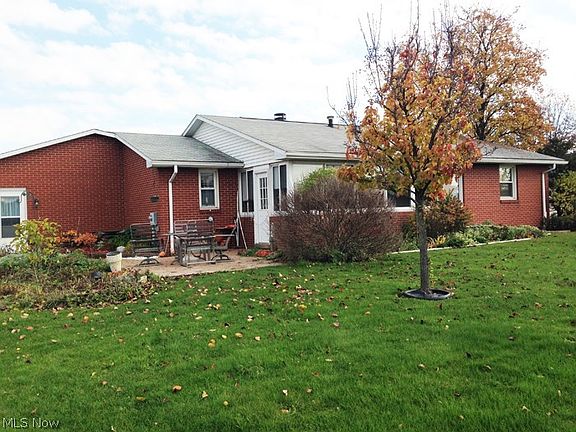 4th image of 3850 Oakridge Dr
