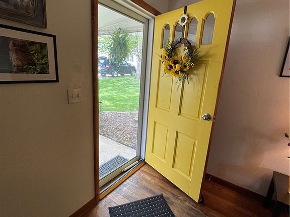 4th image of 360 Ridge St