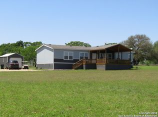 148 County Road 426, Stockdale, TX 78160