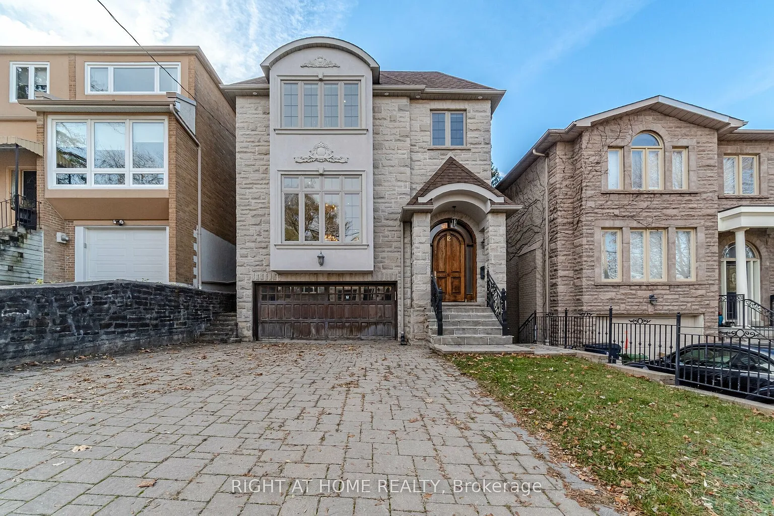 12 Walder Ave photo 1