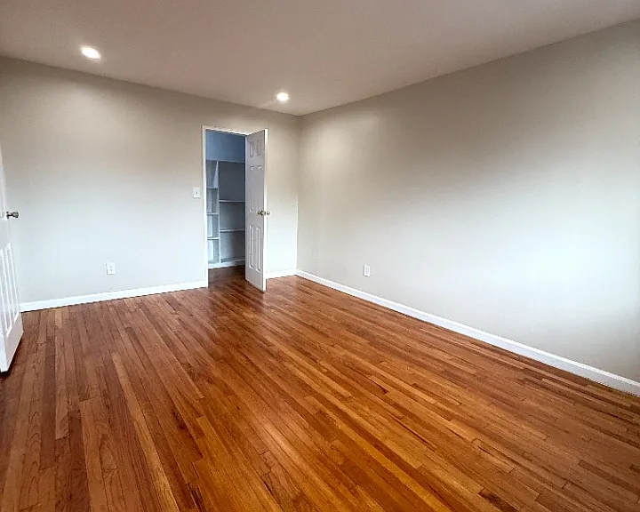 342 Roseville Ave #8C — Photo 5