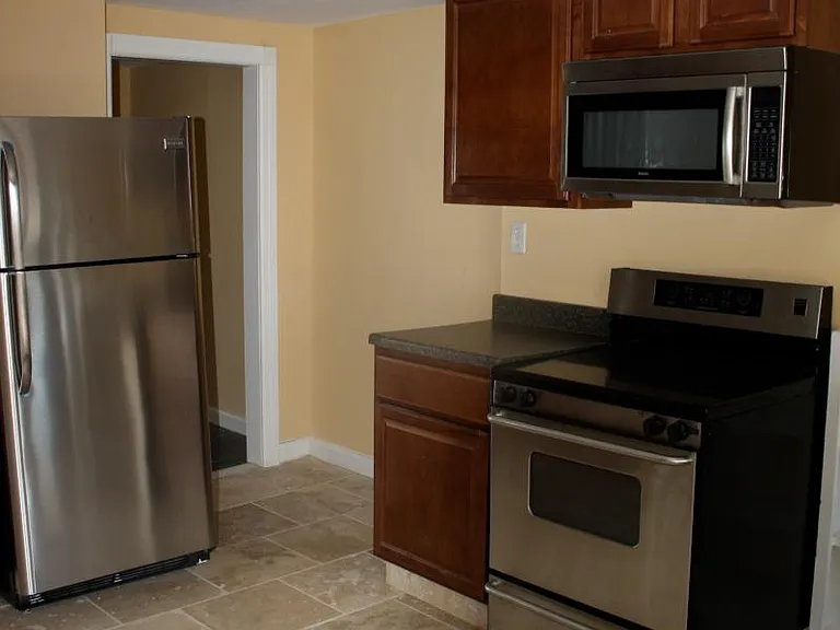31 S Lake Ave #5 — Photo 1