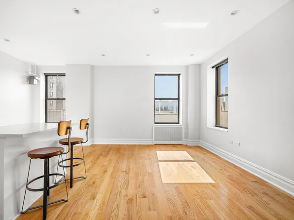 725 Riverside Drive image 2 of 14