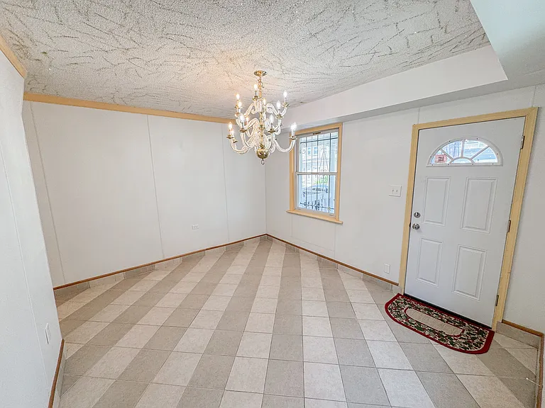 1104 Adriatic Ave — Photo 2