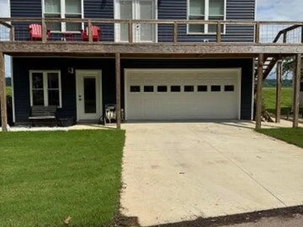 1040 Lake Dr, Hornbeak, TN 38232