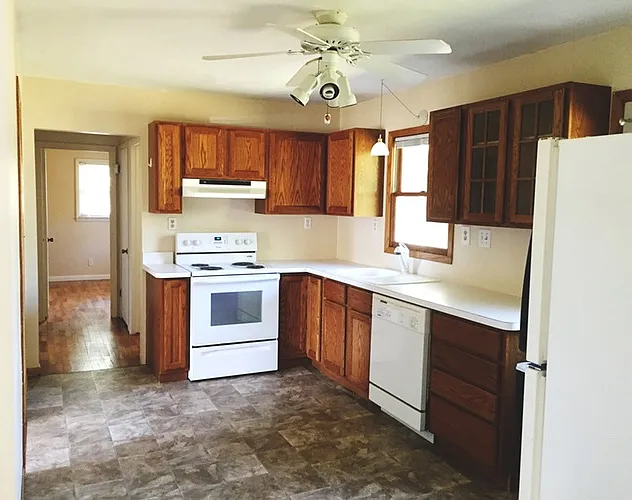 3 bed, 1.5 bath, 1224 sqft, $2,450 — Photo 3
