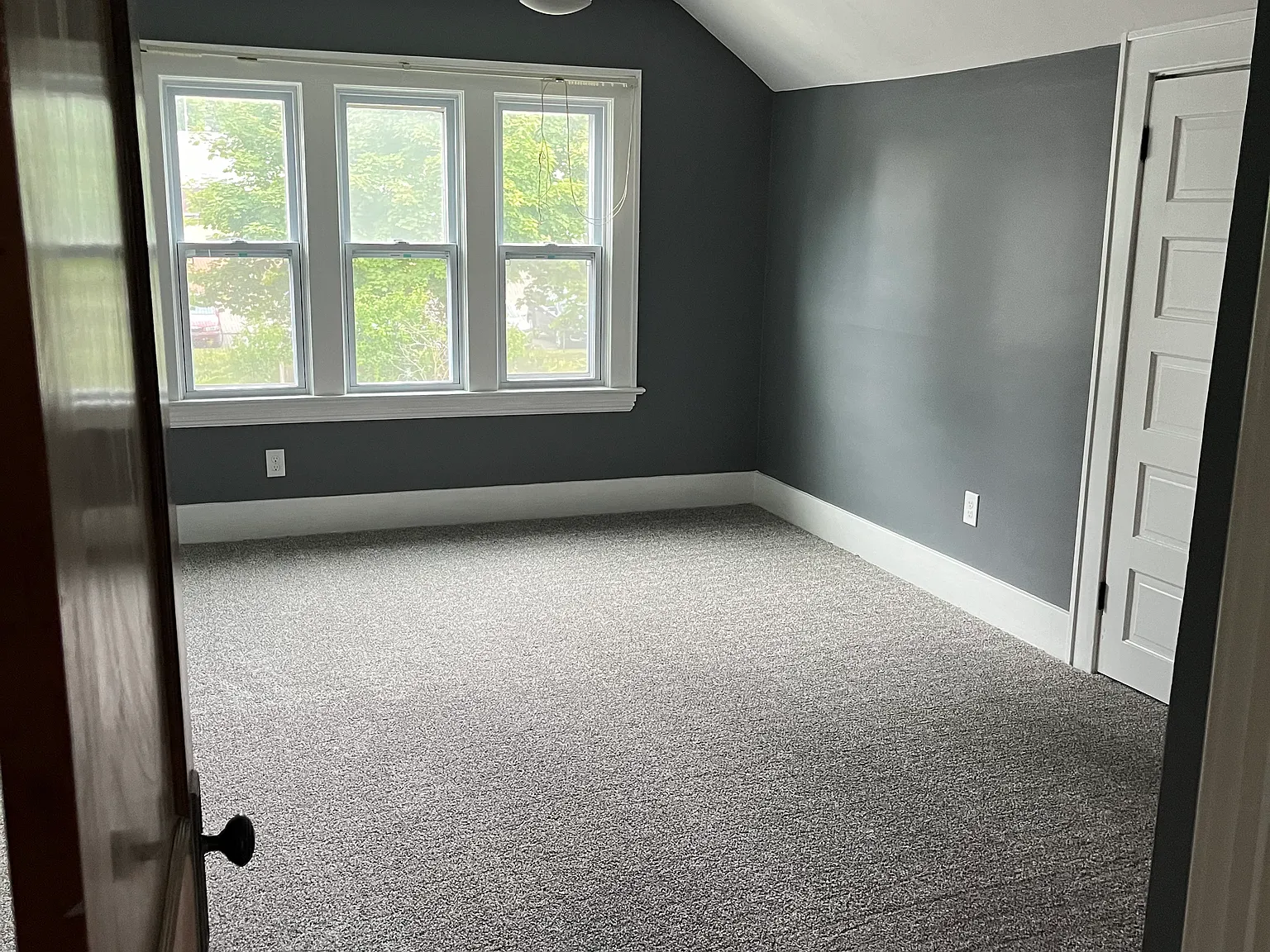 621 Spencer St NE — Photo 4