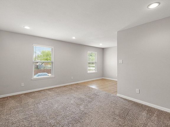 5th image of 2016 Paisley Dr APT B