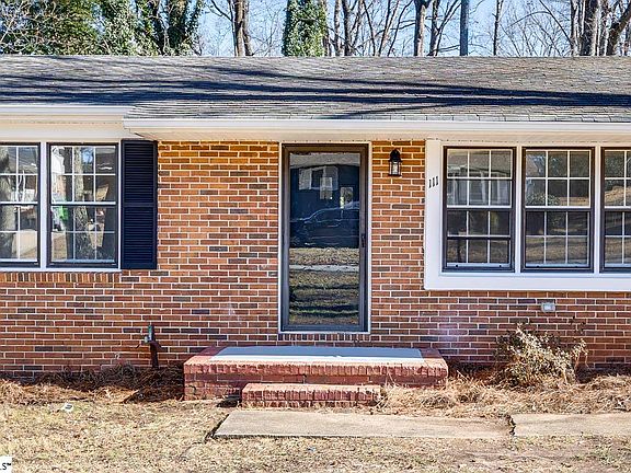 3rd image of 111 Oak Park Dr
