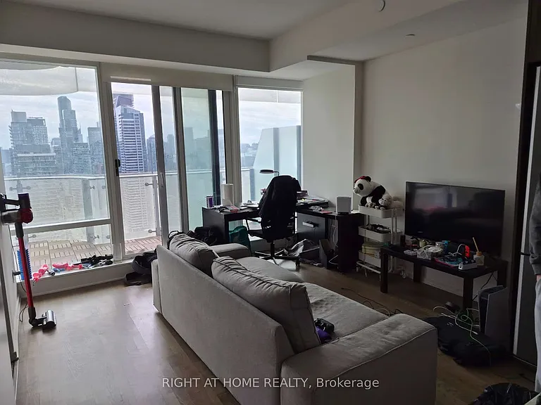 1 Bloor St E #3205 — Photo 22