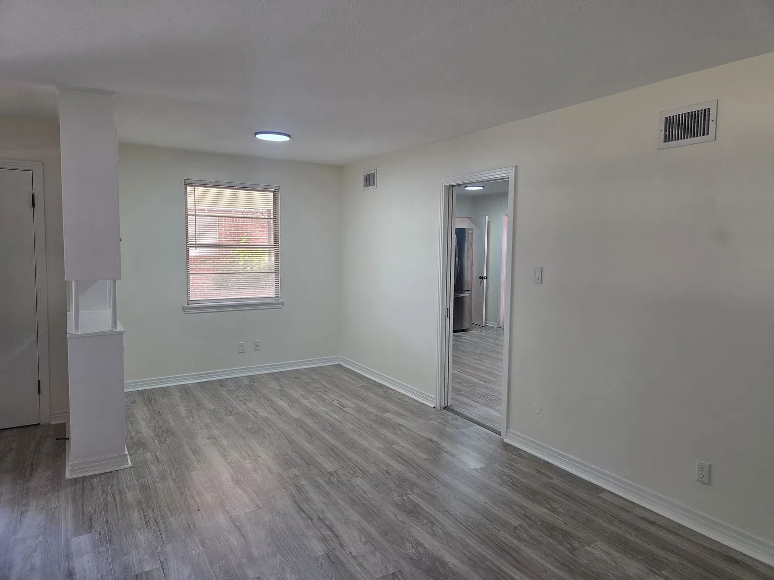 802 Camilla Dr — Photo 3