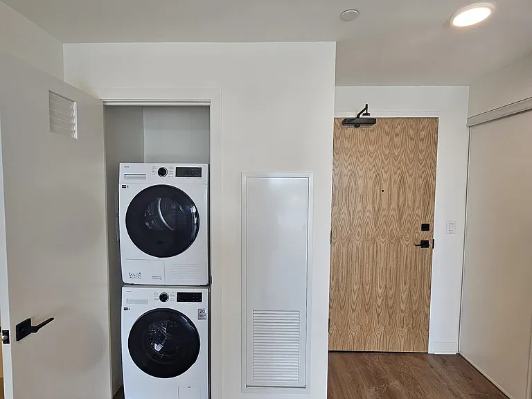 33 Erie Ave #614 — Photo 5