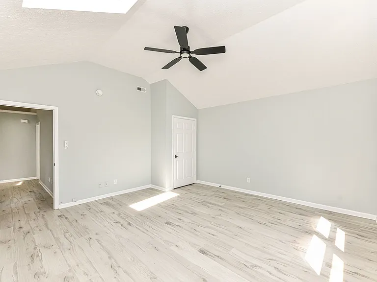 3933 Bergamot Ct — Photo 6