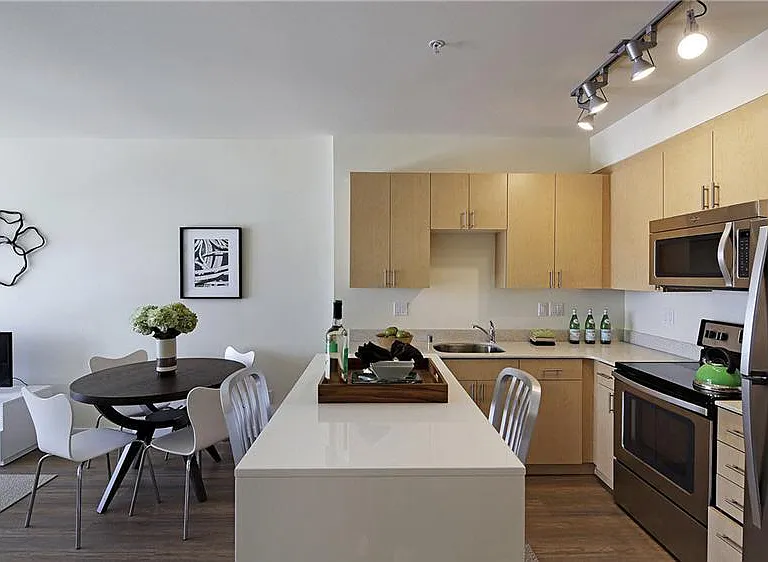 1 Bed + Alcove | Kitchen Alt