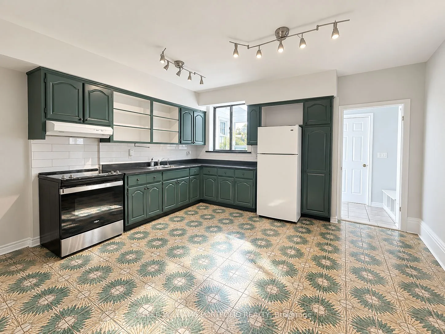 1 bed, $2,590 — Photo 2