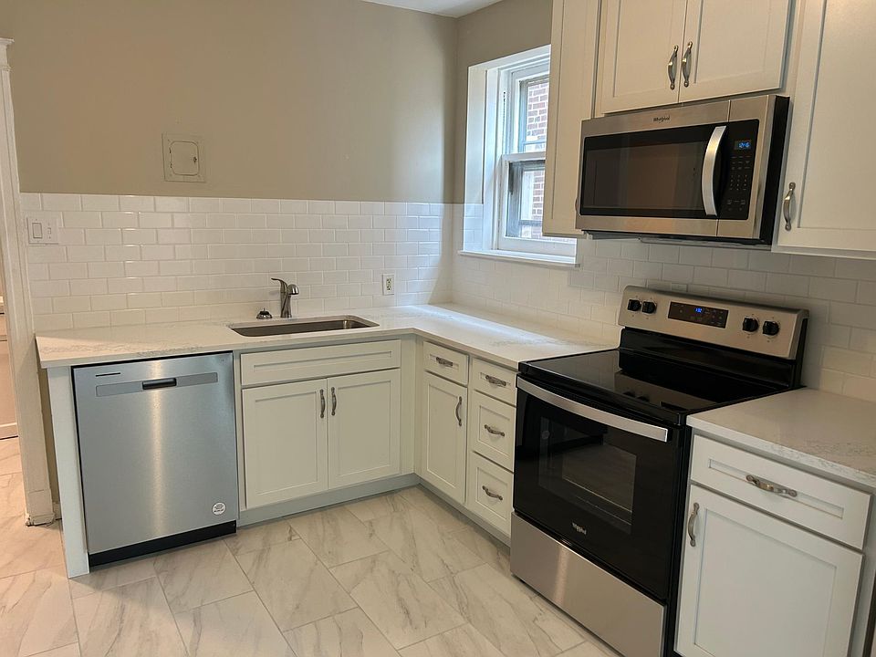 1st image of 4992 Tholozan Ave #2F