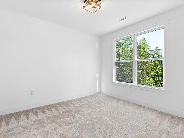 1108 Lenore St — Photo 13