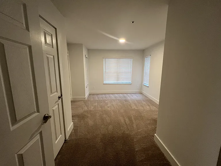 Wesley St. Claire Apartments at Lawrenceville — Photo 96